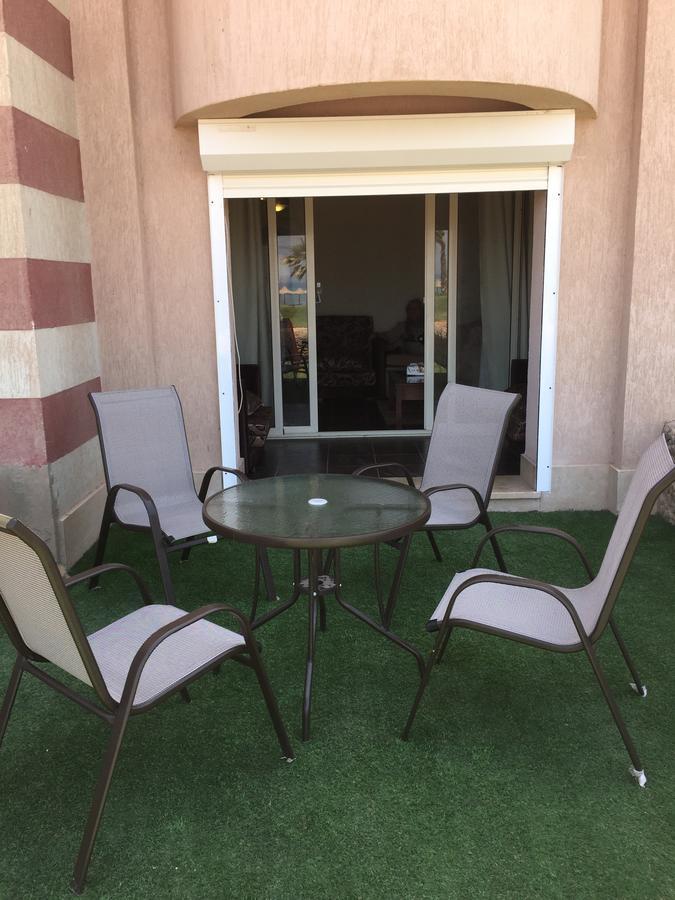 Chalet Porto South Beach - Beach Front Sea View 아인 수크나 외부 사진